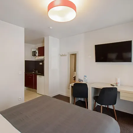 Confort Paris Hotel 3*